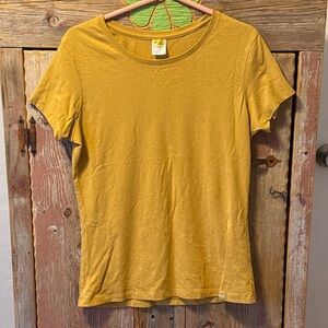 Women’s Onno short sleeve Bamboo T-Shirt Mustard, NWOT Size medium